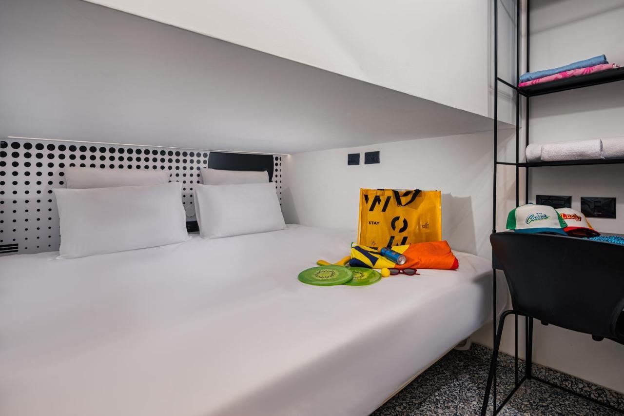 Wom Beach Pod Hotel - A Member Of Brown Hotels Тель-Авів Екстер'єр фото